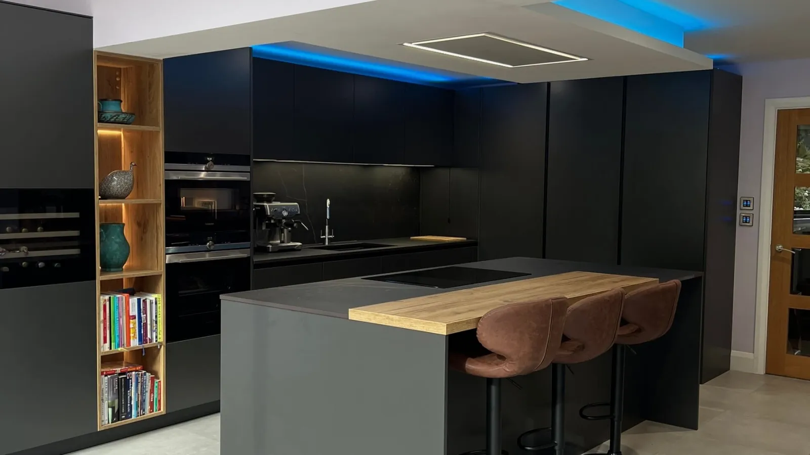 A Dark Graphite Handleless Kitchen in Loughton
